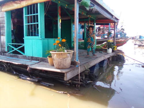 Krakor floating village