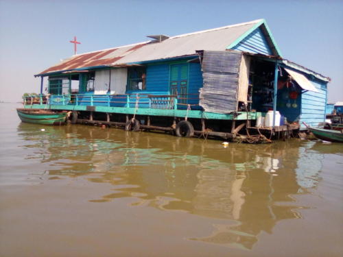 Krakor floating village